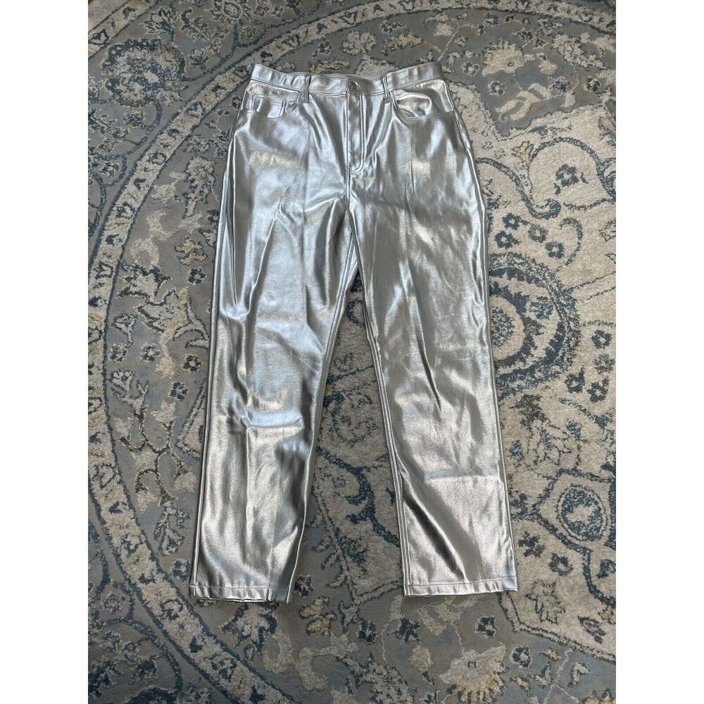 Abercrombie women’s 90s straight faux leather pants size 32 Curve Love silver